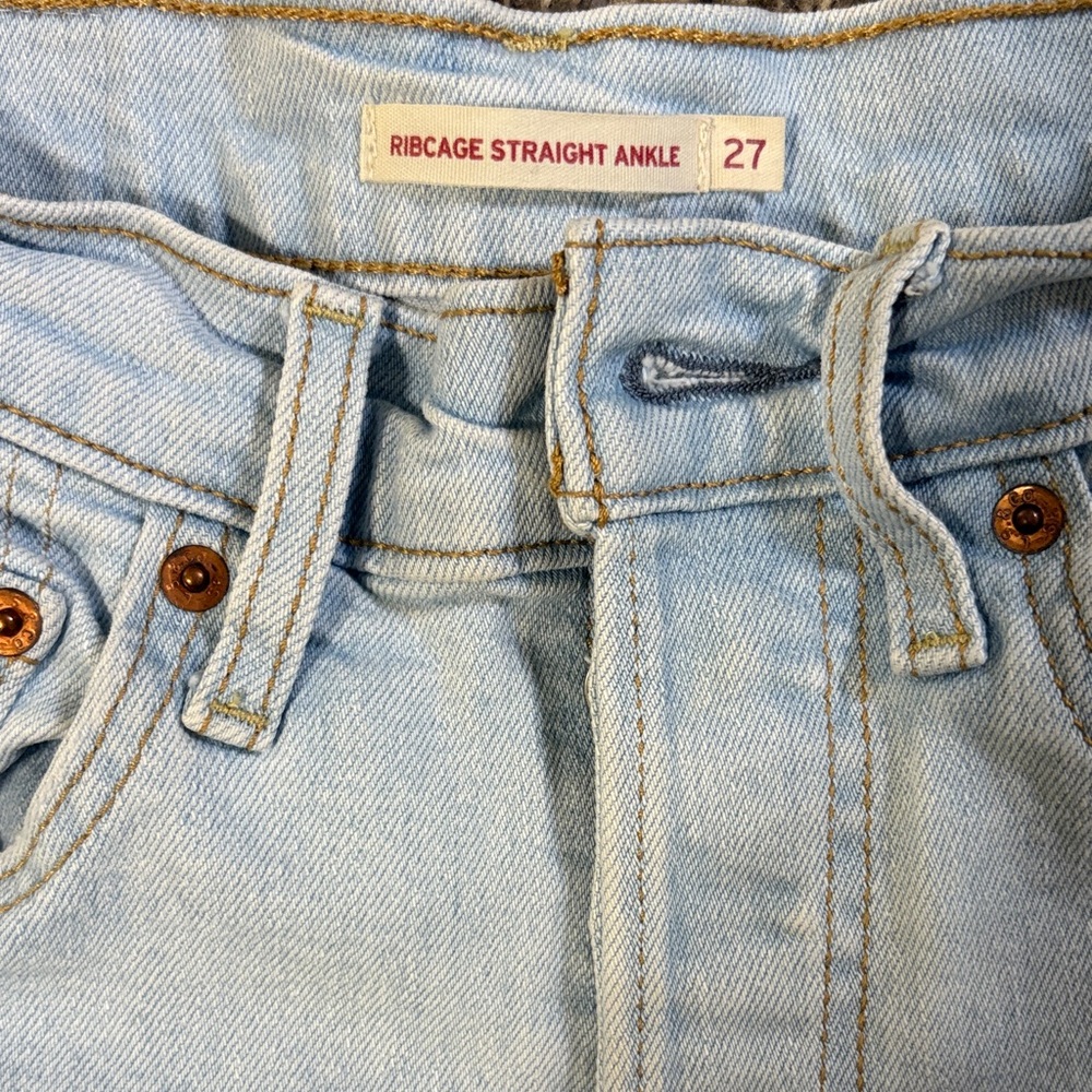 Levi's Ribcage Straight Ankle Jeans in Light Blue